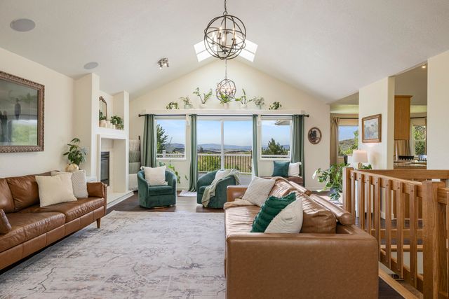 1710 Alisa Lane, Klamath Falls, OR 97601