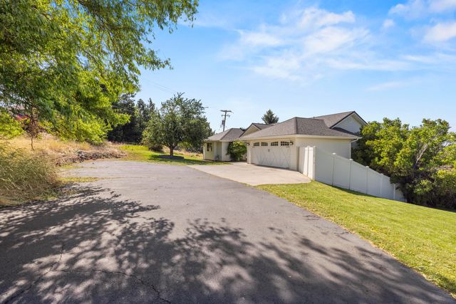 1710 Alisa Lane, Klamath Falls, OR 97601