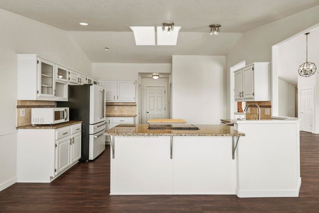 1710 Alisa Lane, Klamath Falls, OR 97601