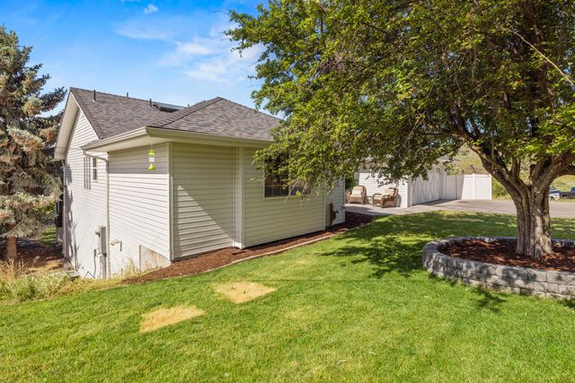 1710 Alisa Lane, Klamath Falls, OR 97601