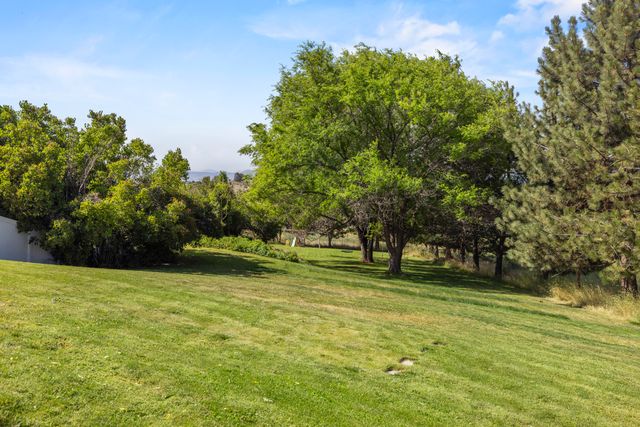 1710 Alisa Lane, Klamath Falls, OR 97601