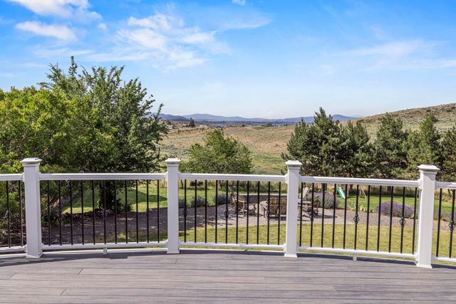 1710 Alisa Lane, Klamath Falls, OR 97601