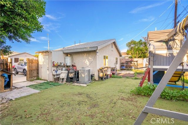 11936 Neenach, Sun Valley (los Angeles), CA 91352