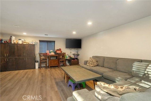 11936 Neenach, Sun Valley (los Angeles), CA 91352