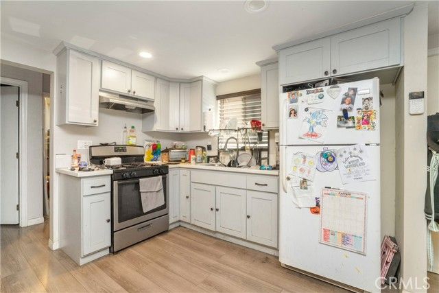 11936 Neenach, Sun Valley (los Angeles), CA 91352