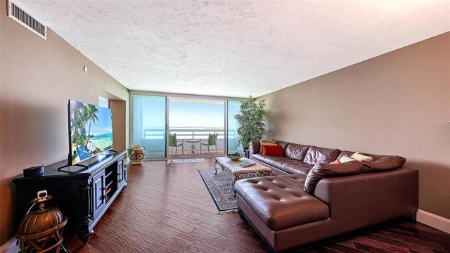 988 BLVD OF THE ARTS 1711, Sarasota, FL 34236