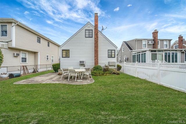 81 Landau Avenue, Elmont, NY 11003