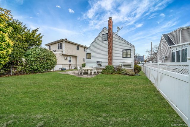 81 Landau Avenue, Elmont, NY 11003