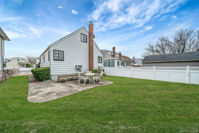 81 Landau Avenue, Elmont, NY 11003