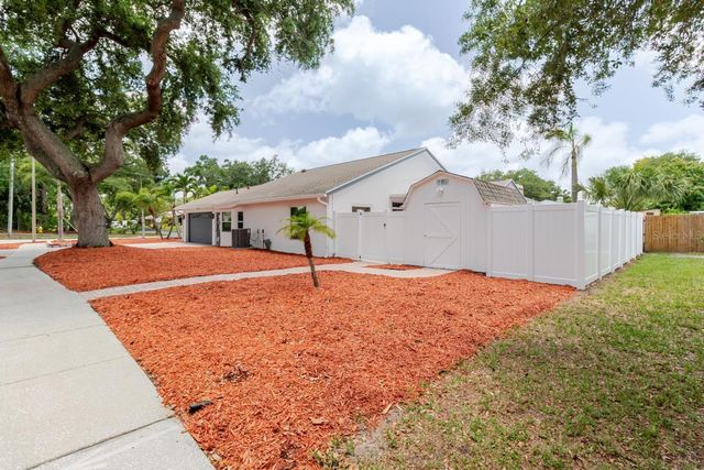 8949 106TH AVENUE N, Seminole, FL 33777