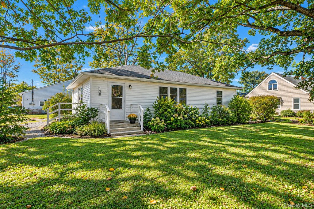 138 Central Avenue, Patchogue, NY 11772 — exterior