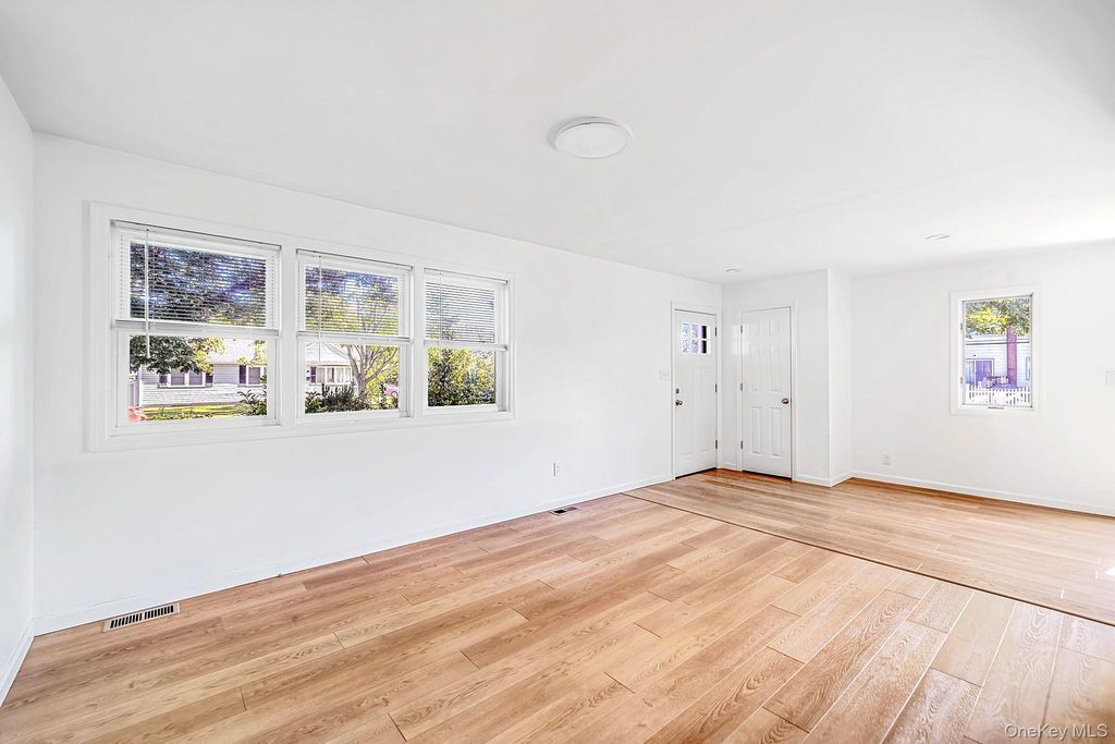 138 Central Avenue, Patchogue, NY 11772 — photo 5
