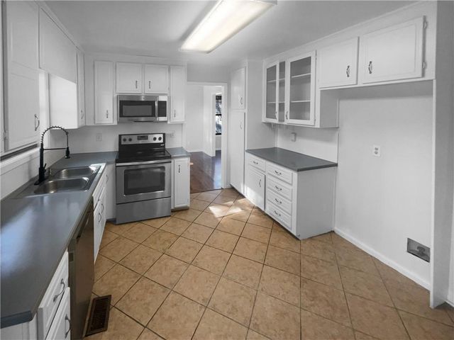 21 Wayne SW Drive, Cartersville, GA 30120