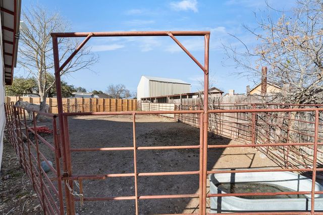 117 Reading, Center Point, TX 78010