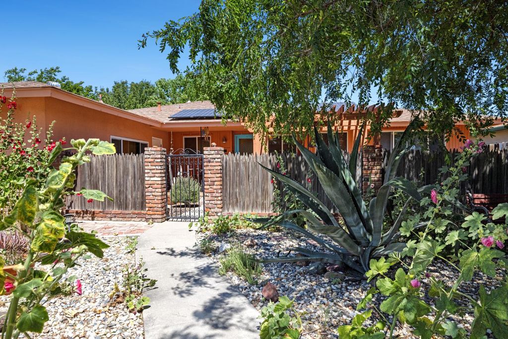 Image 1 of property listing at 308 Dartmouth Avenue, Coalinga, CA 93210