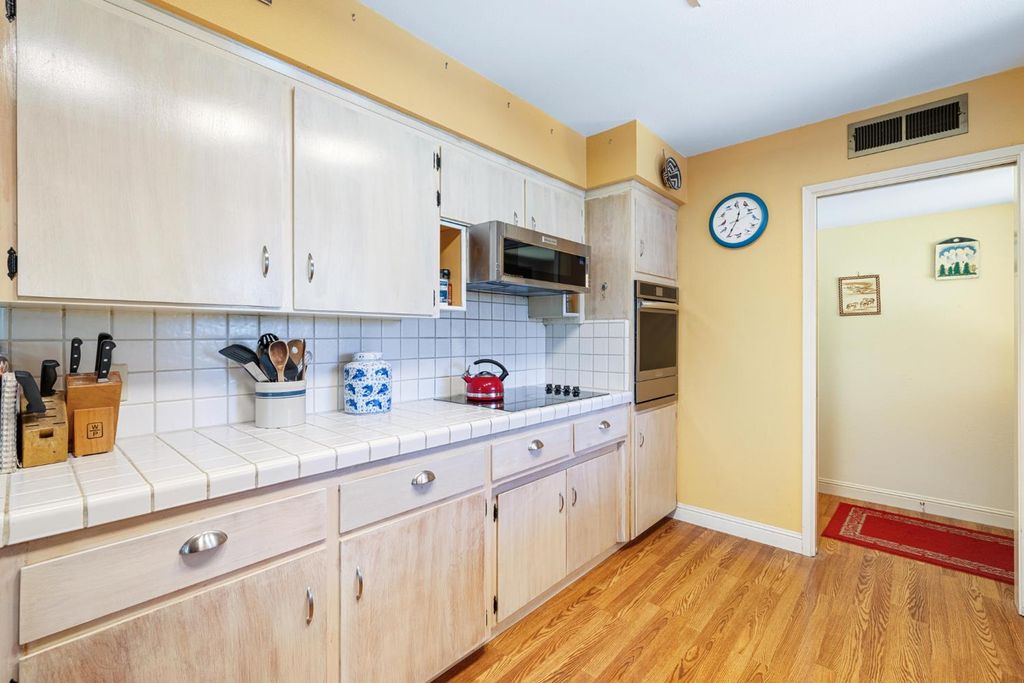 Image 10 of property listing at 308 Dartmouth Avenue, Coalinga, CA 93210