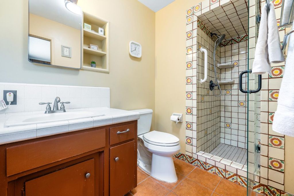 Image 17 of property listing at 308 Dartmouth Avenue, Coalinga, CA 93210