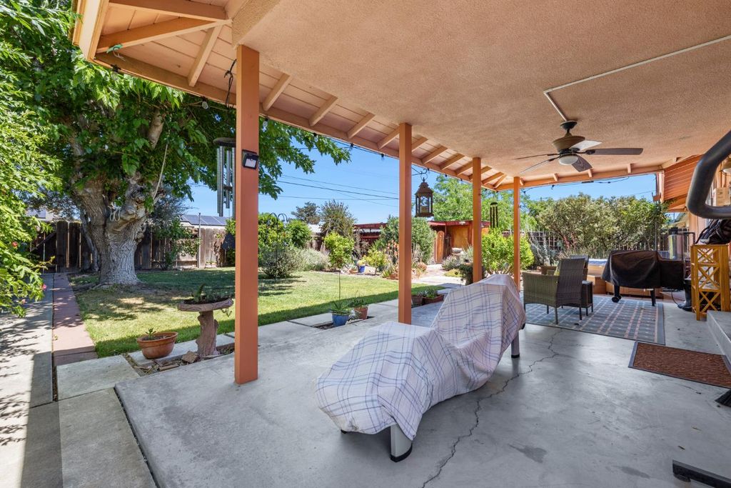 Image 20 of property listing at 308 Dartmouth Avenue, Coalinga, CA 93210