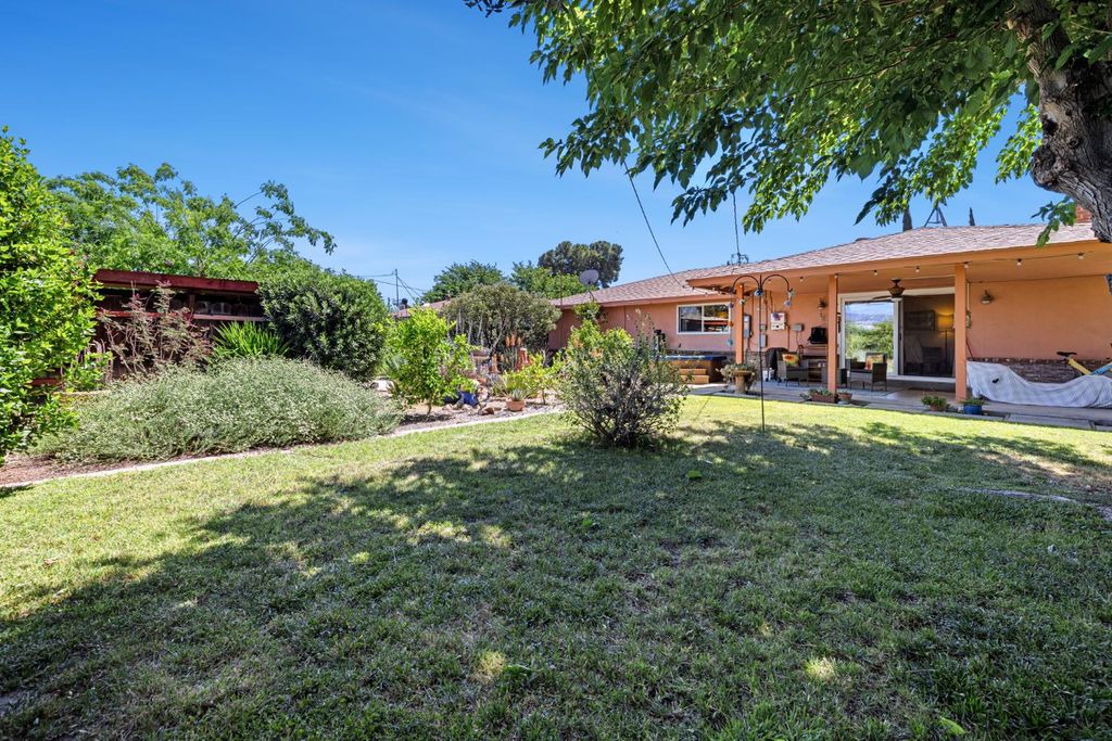 Image 21 of property listing at 308 Dartmouth Avenue, Coalinga, CA 93210