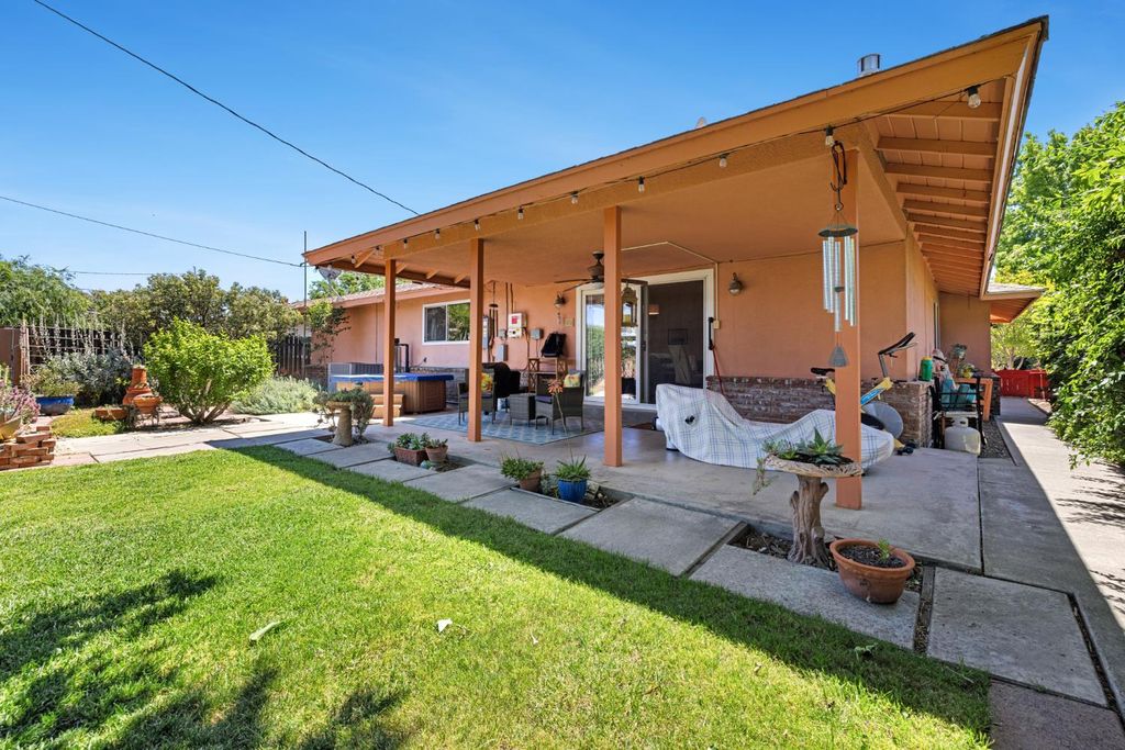 Image 22 of property listing at 308 Dartmouth Avenue, Coalinga, CA 93210