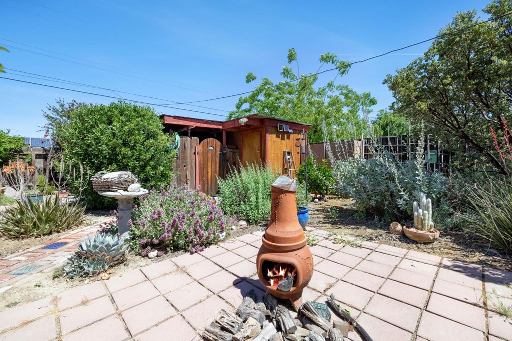 Image 23 of property listing at 308 Dartmouth Avenue, Coalinga, CA 93210