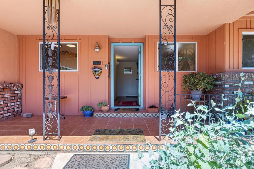 Image 5 of property listing at 308 Dartmouth Avenue, Coalinga, CA 93210