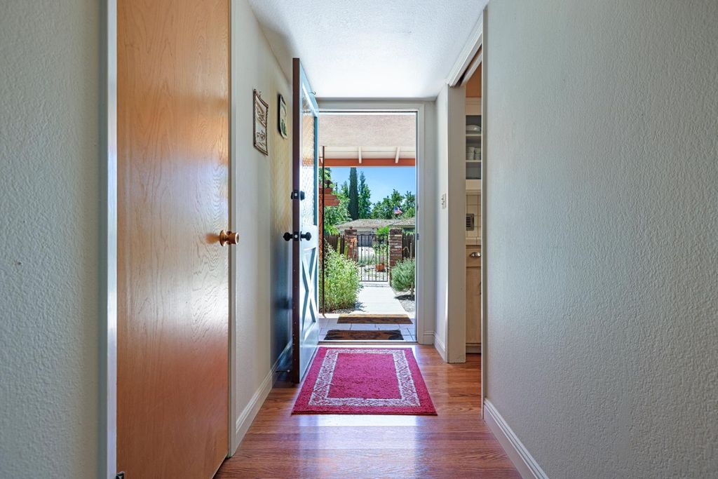 Image 6 of property listing at 308 Dartmouth Avenue, Coalinga, CA 93210