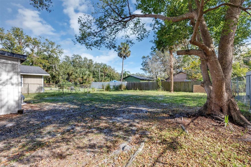 Image 23 of property listing at 805 WILLOW AVENUE, Sanford, FL 32771