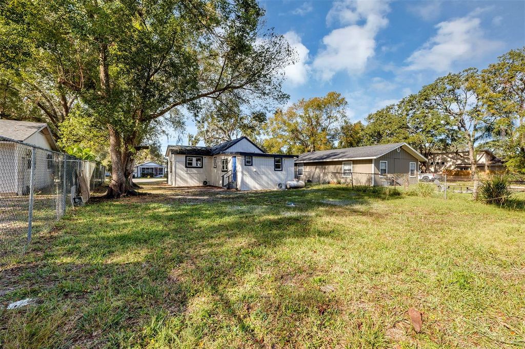 Image 24 of property listing at 805 WILLOW AVENUE, Sanford, FL 32771