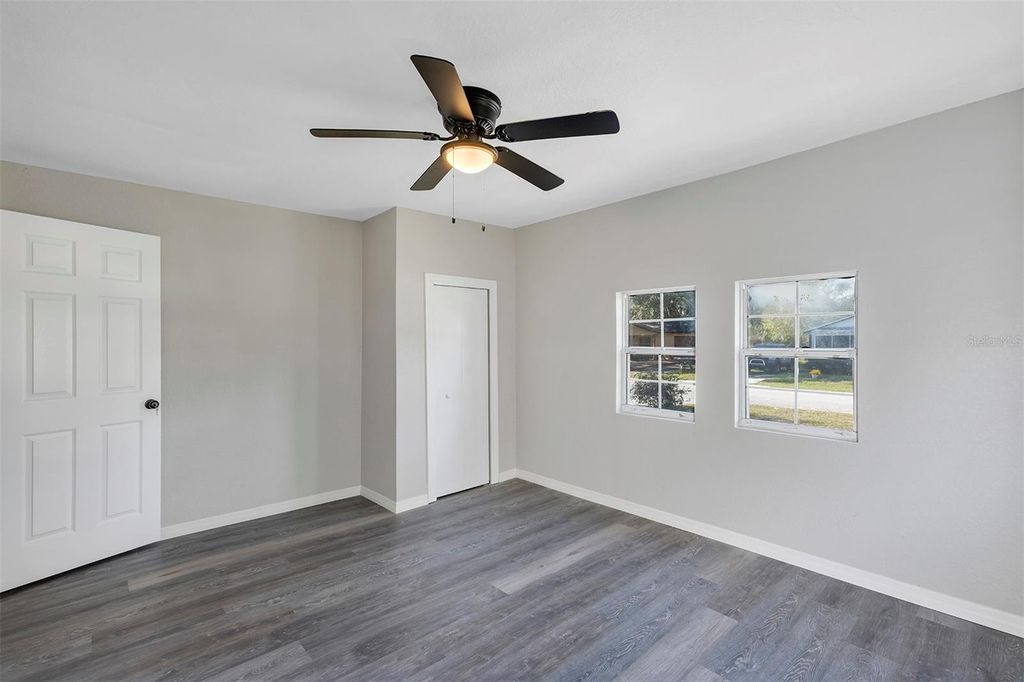 Image 10 of property listing at 805 WILLOW AVENUE, Sanford, FL 32771