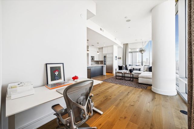 2727 Kirby Drive 17D, Houston, TX 77098