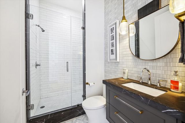 2727 Kirby Drive 17D, Houston, TX 77098