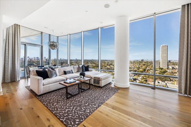 2727 Kirby Drive 17D, Houston, TX 77098