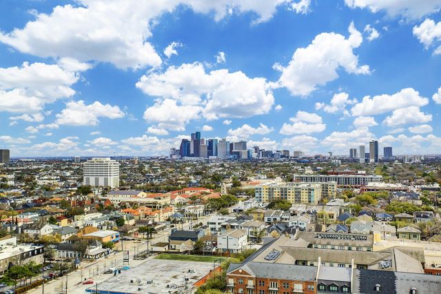 2727 Kirby Drive 17D, Houston, TX 77098