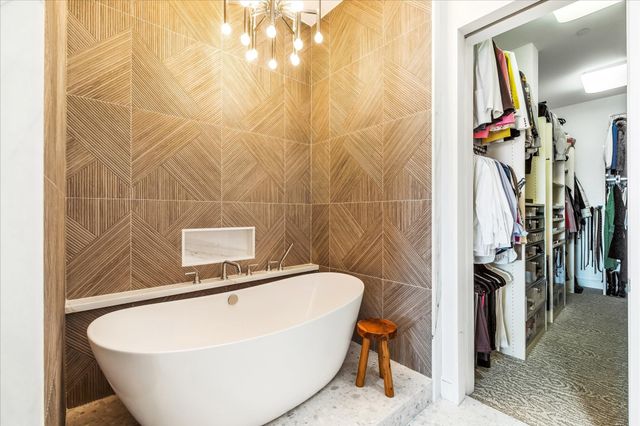 2727 Kirby Drive 17D, Houston, TX 77098