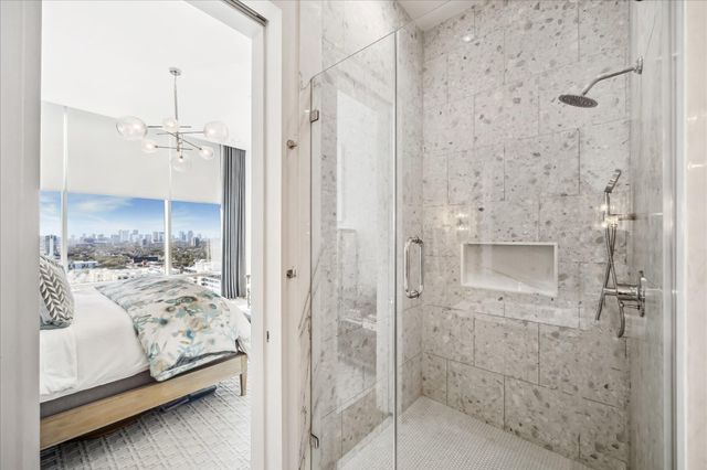 2727 Kirby Drive 17D, Houston, TX 77098