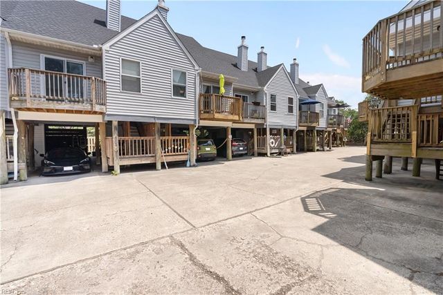 865 Little Bay Ave Apt 4, Norfolk, VA 23503