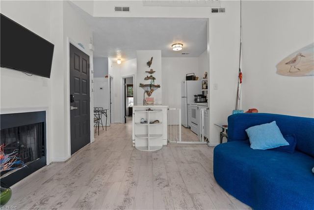 865 Little Bay Ave Apt 4, Norfolk, VA 23503