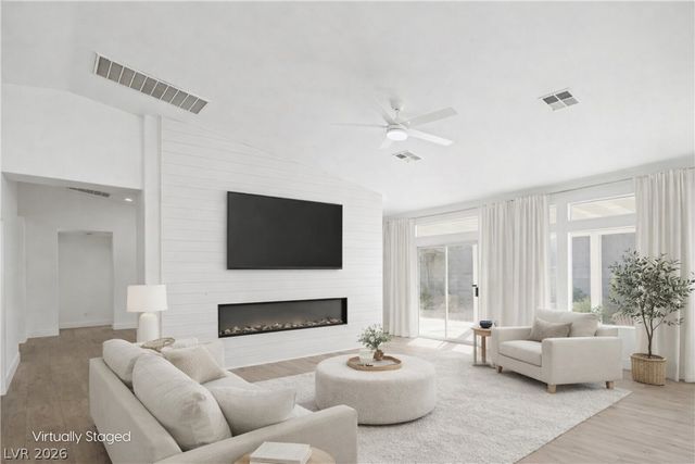 7411 Thornbuck Place, Las Vegas, NV 89131