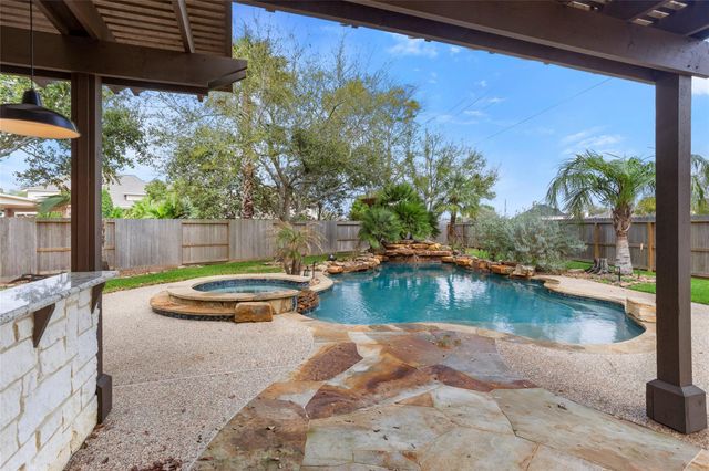 2878 Alentina Ct, League City, TX 77573