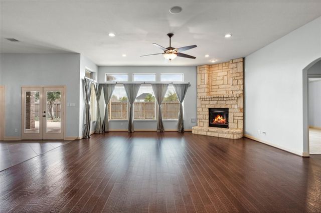 2878 Alentina Ct, League City, TX 77573