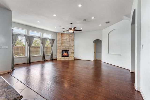 2878 Alentina Ct, League City, TX 77573