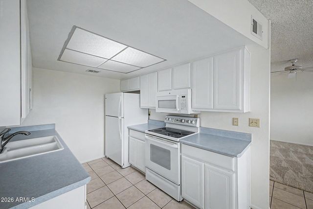 9662 W CINNABAR Avenue B, Peoria, AZ 85345