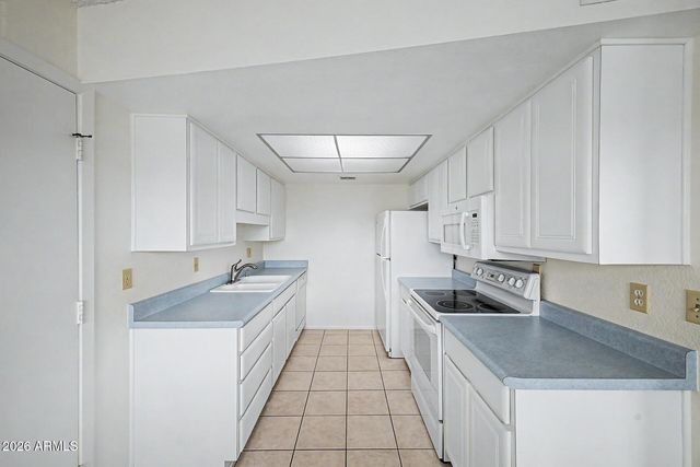 9662 W CINNABAR Avenue B, Peoria, AZ 85345