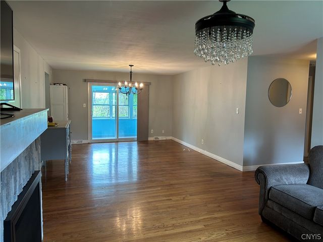 39 Elm Hill way, Camillus, NY 13031