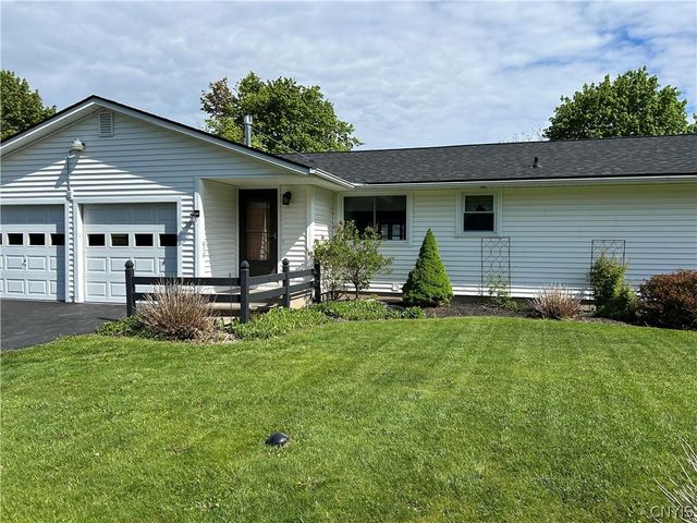 39 Elm Hill way, Camillus, NY 13031