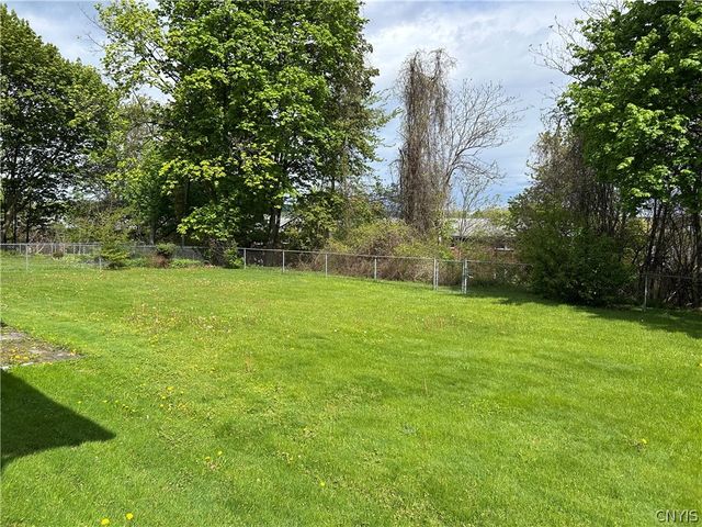 39 Elm Hill way, Camillus, NY 13031