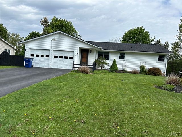 39 Elm Hill way, Camillus, NY 13031