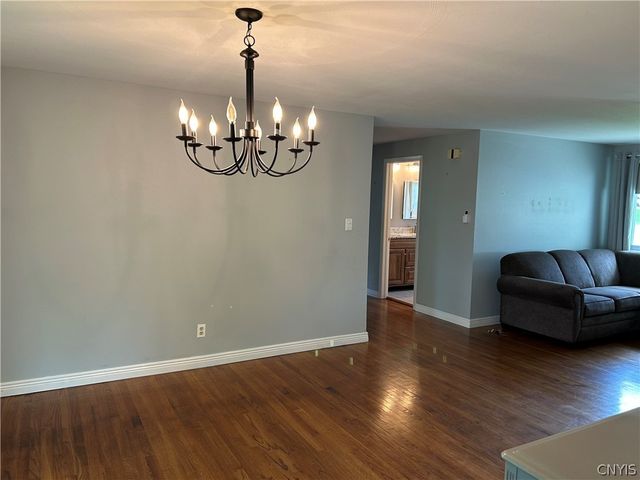 39 Elm Hill way, Camillus, NY 13031