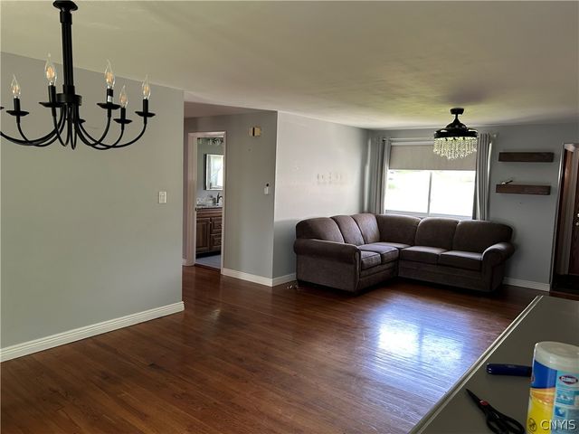 39 Elm Hill way, Camillus, NY 13031